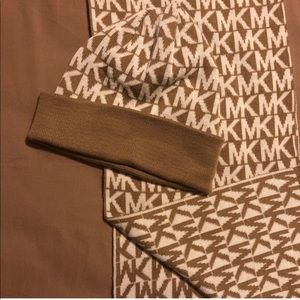 Michael Kors Scarf Hat Set Brand New
